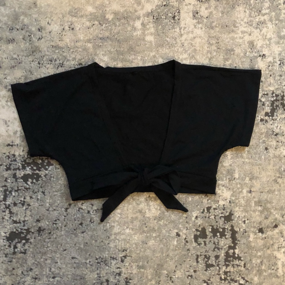 ZAFUL Black Tie Front Wrap Short Sleeve Crop Top, size Small